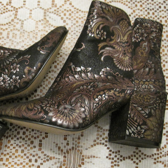 Woman's Aldo Desmarais Ankle boot Size 7 - Picture 2 of 6